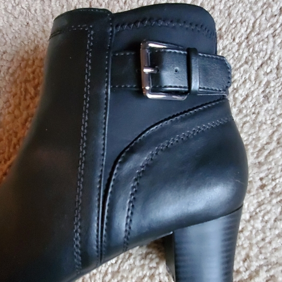 Womens boots - Picture 2 of 8